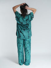 Load image into Gallery viewer, Buy now online from Emma's Emporium, ethical women's fashion, alternative hippy clothing. Tie dye unisex loose fit shirts, plus sized, designed for men and women. Emma's Emporium colourful summer shirt.