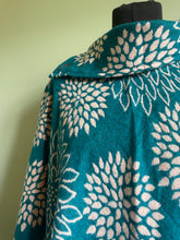Load image into Gallery viewer, Ponchos - Warm Flower Collar Poncho
