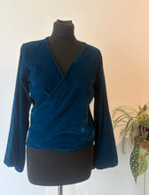 Load image into Gallery viewer, Velvet Tie Top
