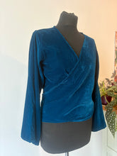 Load image into Gallery viewer, Velvet Tie Top
