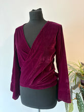 Load image into Gallery viewer, Velvet Tie Top
