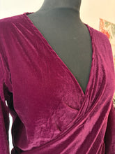 Load image into Gallery viewer, Velvet Tie Top
