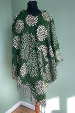Load image into Gallery viewer, BUY NOW ONLINE! Emma&#39;s Emporium hooded fleece poncho, bold flower print, machine washable vegan fleece. Buy slow ethical women&#39;s hippy fashions online, wholesale and retail. Emma&#39;s Emporium, festival fashion from India, fair trade from around the world.
