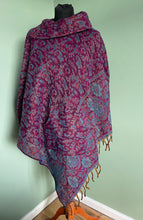 Load image into Gallery viewer, BUY NOW ONLINE! Emma&#39;s Emporium hooded fleece poncho, bold flower print, machine washable vegan fleece. Buy slow ethical women&#39;s hippy fashions online, wholesale and retail. Emma&#39;s Emporium, festival fashion from India, fair trade from around the world.
