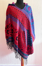 Load image into Gallery viewer, Emma&#39;s Emporium Hooded Geometric Fleece Poncho
