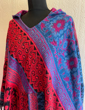 Load image into Gallery viewer, Emma&#39;s Emporium Hooded Geometric Fleece Poncho
