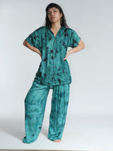 Load image into Gallery viewer, Buy now online from Emma's Emporium, ethical women's fashion, alternative hippy clothing. Tie dye unisex loose fit shirts, plus sized, designed for men and women. Emma's Emporium colourful summer shirt.
