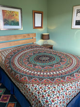 Load image into Gallery viewer, Bedspread - Elephant Print Double
